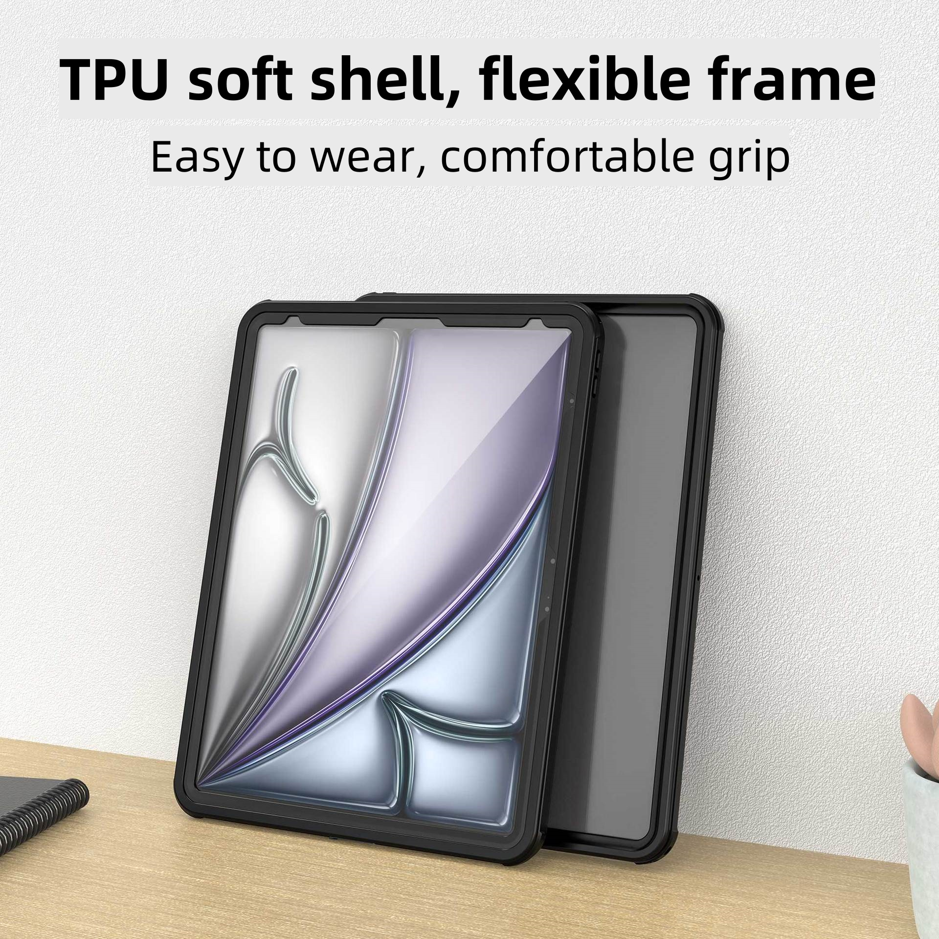 Zwei Handyhüllen. Eine ist schwarz, die andere hat ein Design. Beide auf Holztisch.