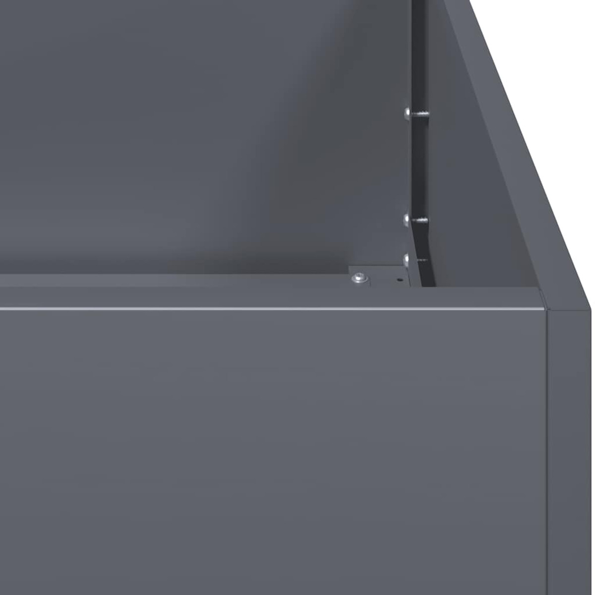Ecke eines grauen Metallbehälters, zeigt die Kante und die verschraubte Konstruktion.