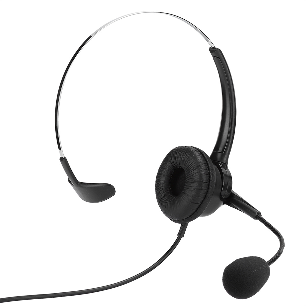 Schwarzes Headset mit Mikrofon. Gebogener Metallbügel. Weißer Hintergrund.