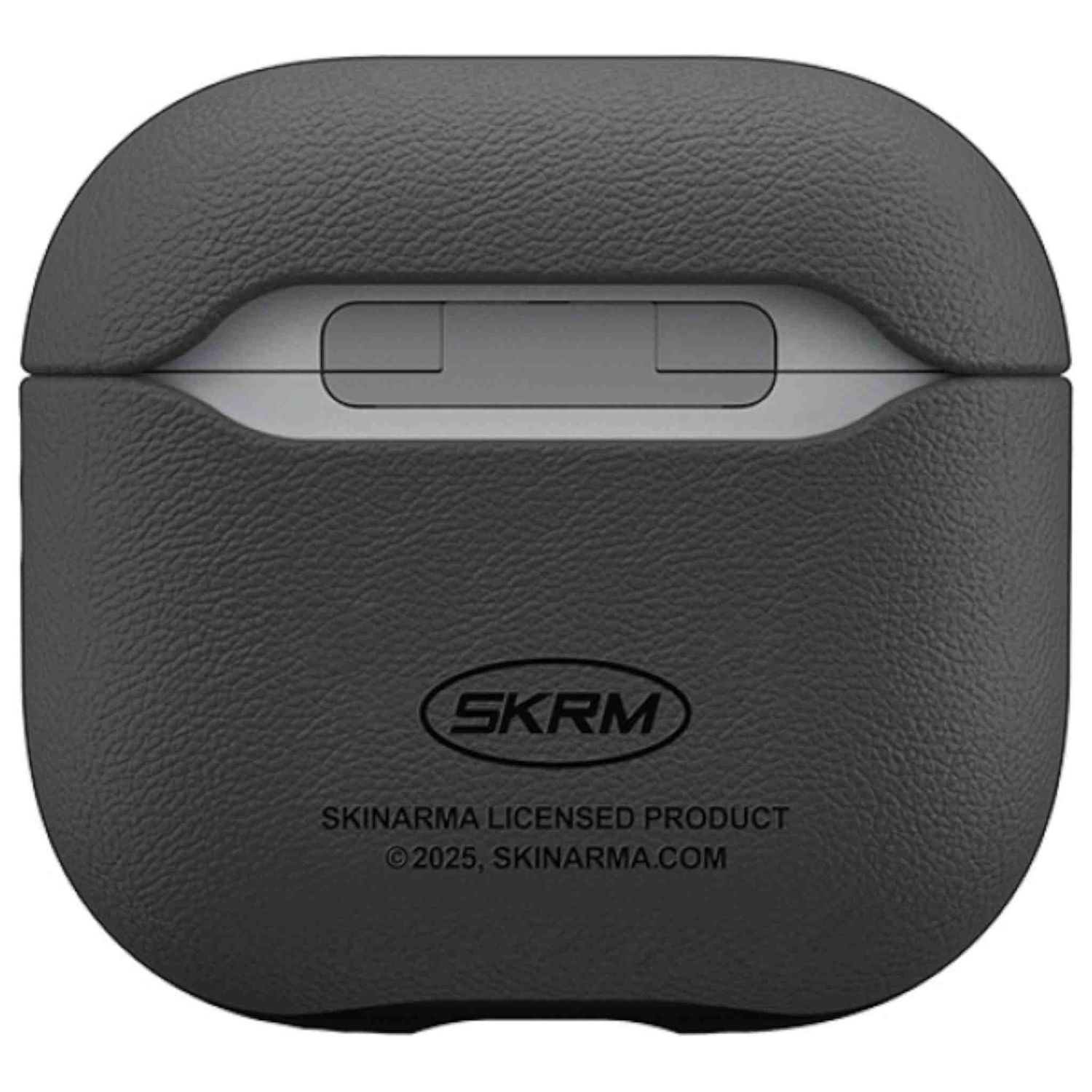 Dunkelgraues AirPods-Case mit geprägtem SKRM-Logo. Ein Skinarma-Lizenzprodukt.