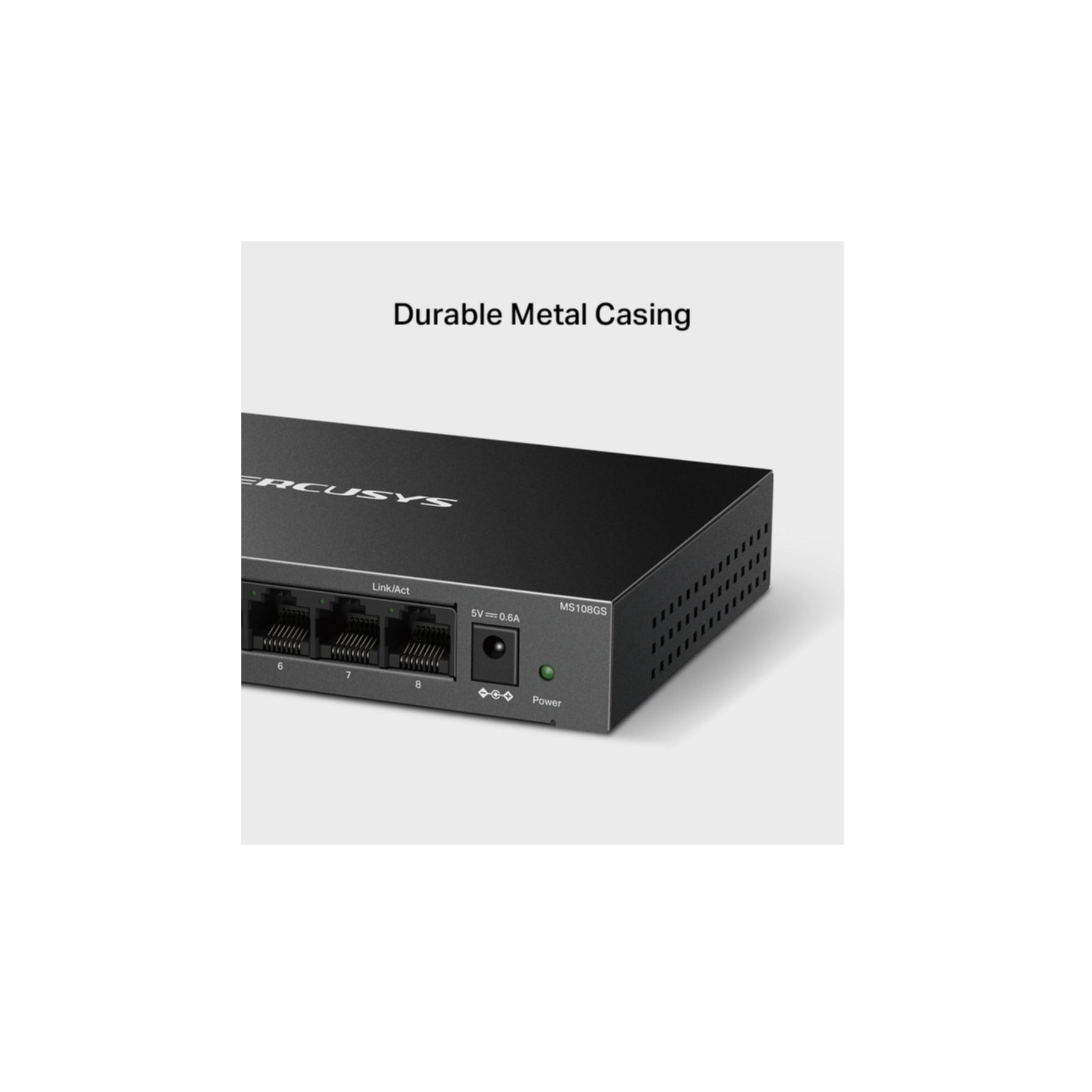 Ein schwarzer Netzwerk-Switch, der Anschlüsse, den Stromstatus und ein robustes Metallgehäuse zeigt.