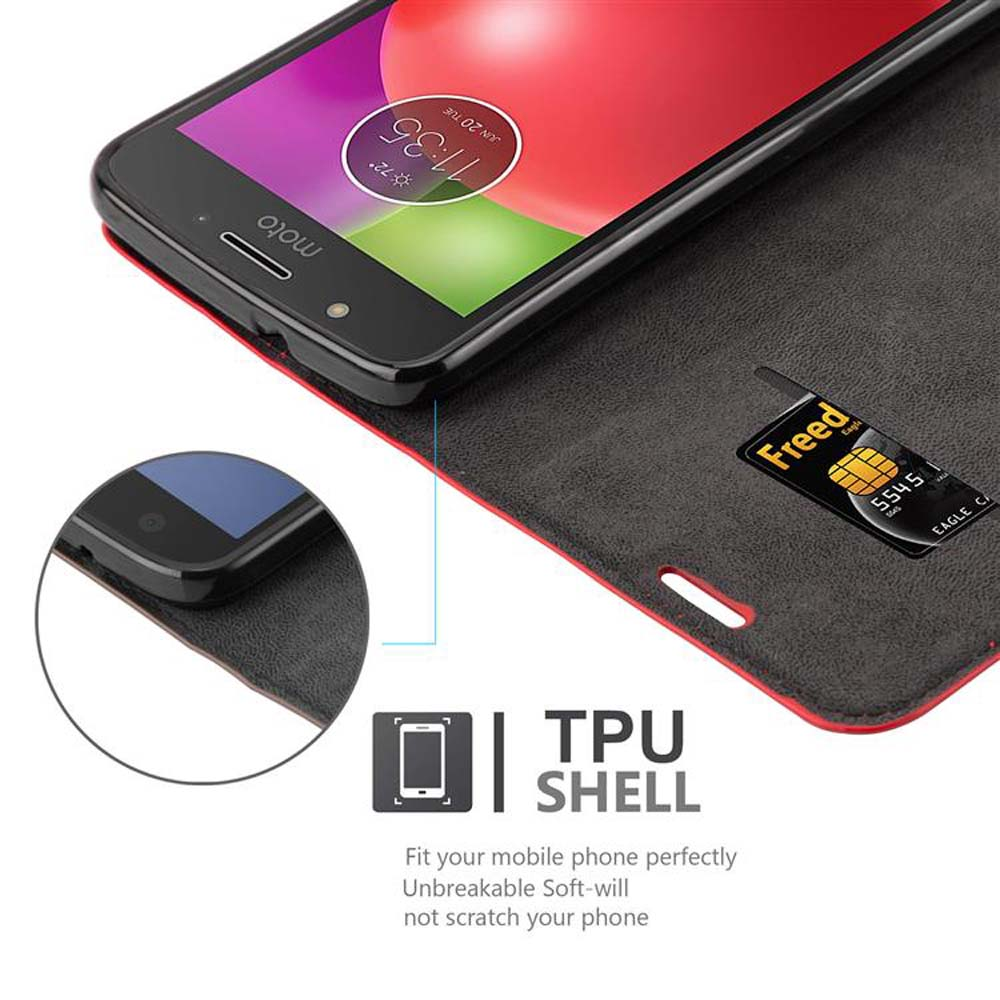 Smartphone nero in una custodia, con una sim card. La custodia è rossa e nera.