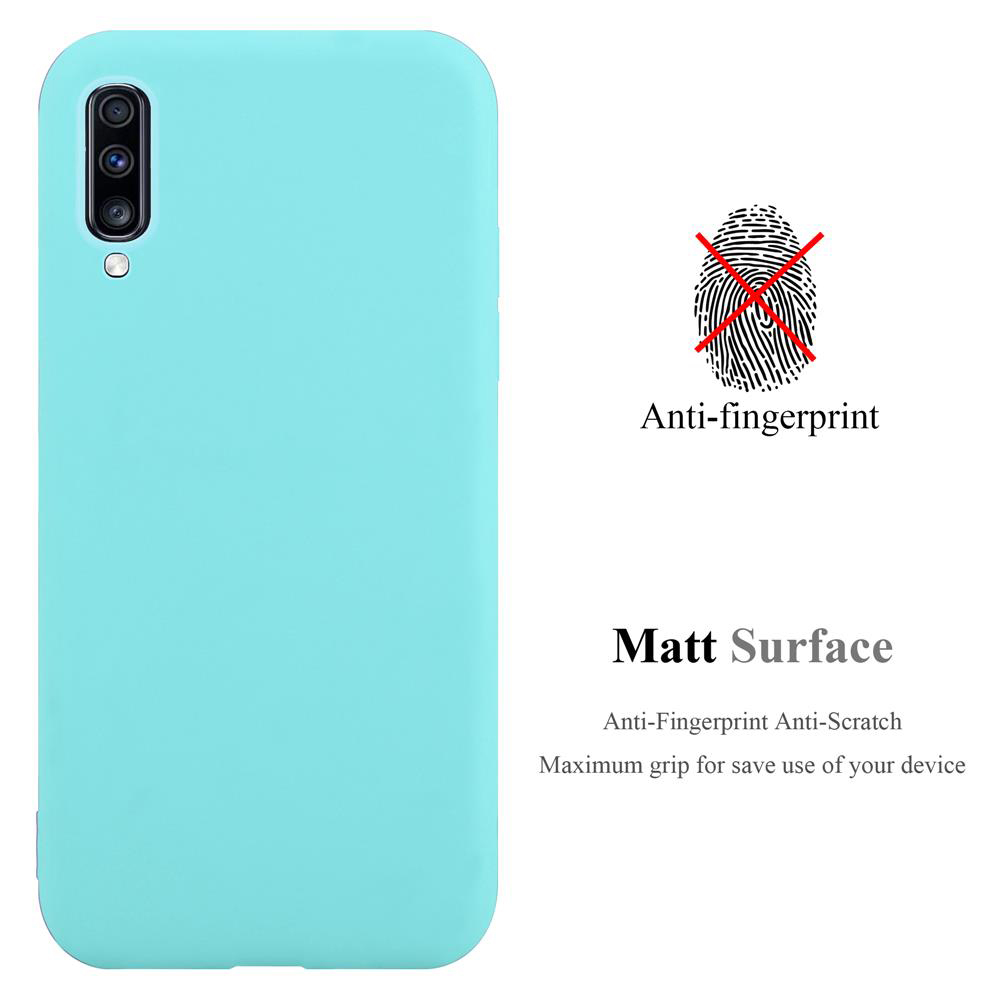 Türkisfarbene Handyhülle. Text zeigt Anti-Fingerabdruck und matte Oberfläche. Schwarze Kamera und Blitz auf der Rückseite.