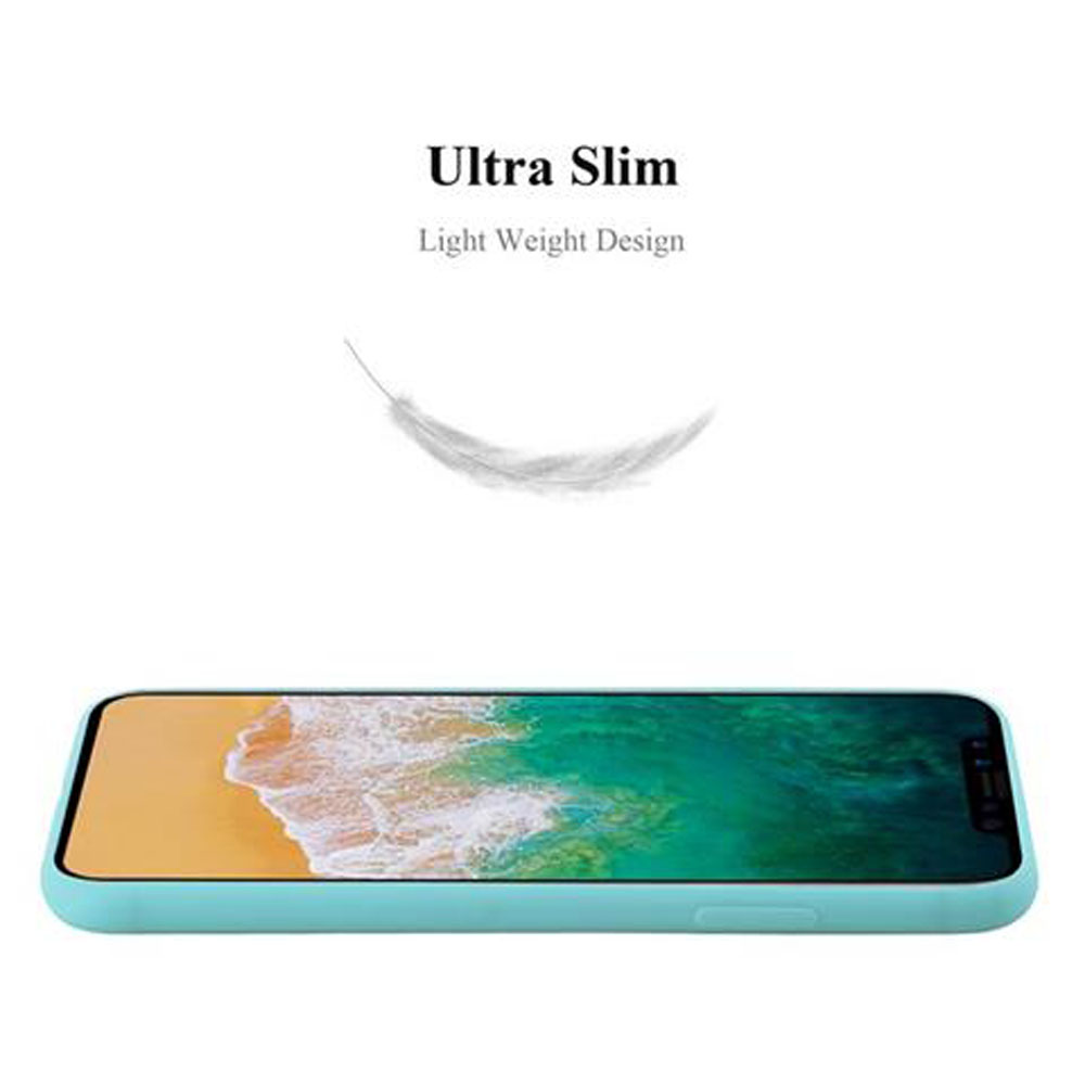 Hellblaues Telefon im Gehäuse. Telefon zeigt eine gelb-grüne Landschaft. Weißer Hintergrund.