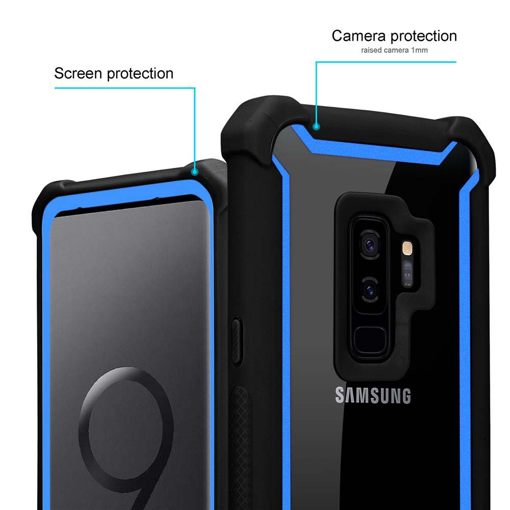 Nahaufnahme von zwei Handyhüllen, eine schwarz, mit blauem Rand, schützt das Telefon.