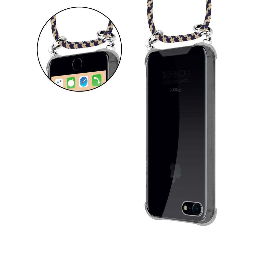 iPhone in una custodia trasparente con un cordino. Primo piano mostra telefono e attacco del cordino.