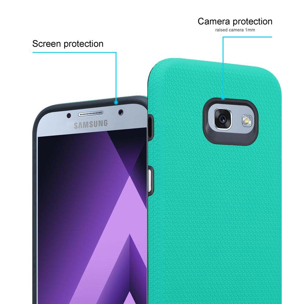 Una custodia per telefono color verde acqua accanto a un telefono, che mostra la protezione dello schermo e della fotocamera.