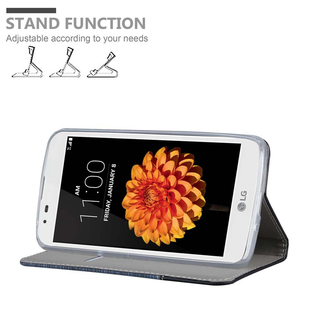 Teléfono en una funda con una flor naranja en la pantalla, sobre un fondo blanco.