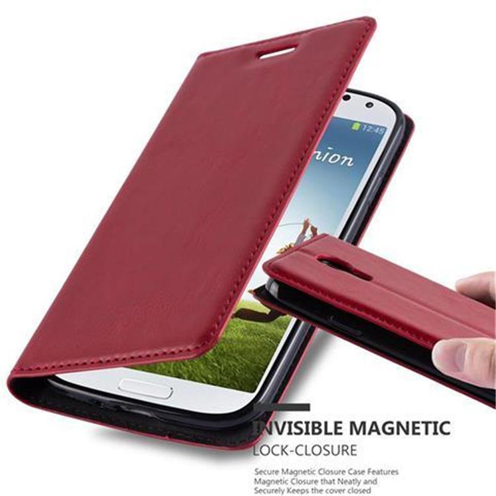 Funda roja para teléfono. Funda abierta mostrando la pantalla del teléfono. Teléfono blanco.