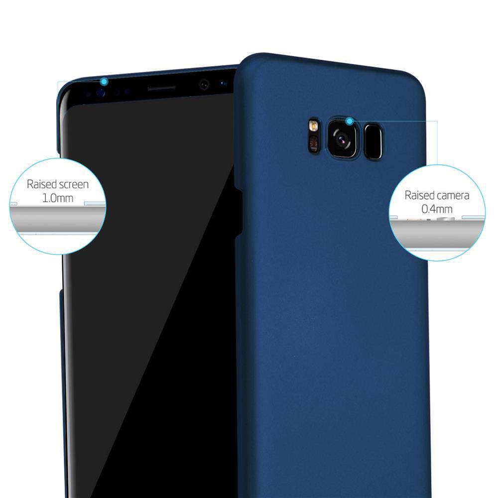 Una custodia blu per telefono con schermo e protezione fotocamera rialzati. Sfondo bianco.