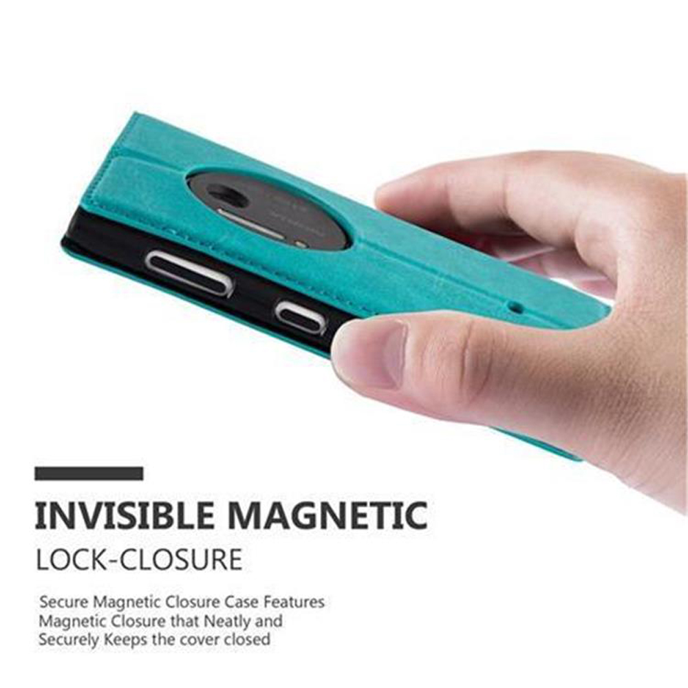 Una custodia per telefono verde acqua tenuta in mano. Testo: Chiusura magnetica invisibile. Chiusura magnetica sicura.
