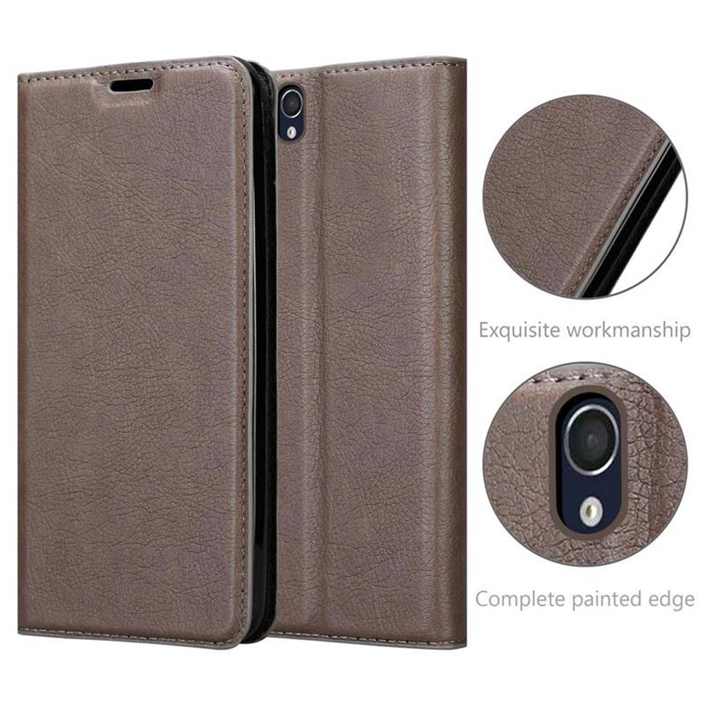 Funda de teléfono marrón, abierta para revelar un teléfono, con detalles de cerca, sobre fondo blanco.