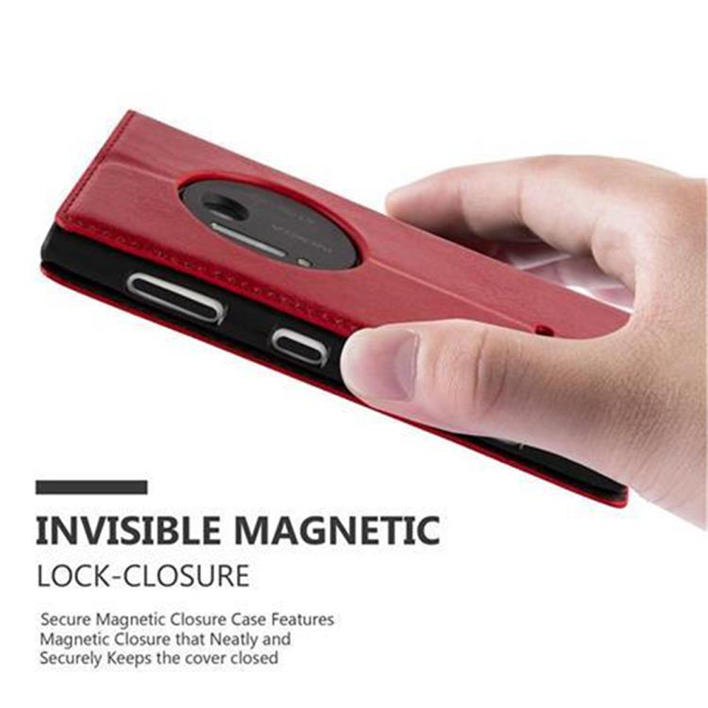 Custodia rossa per telefono con chiusura magnetica, tenuta in mano.