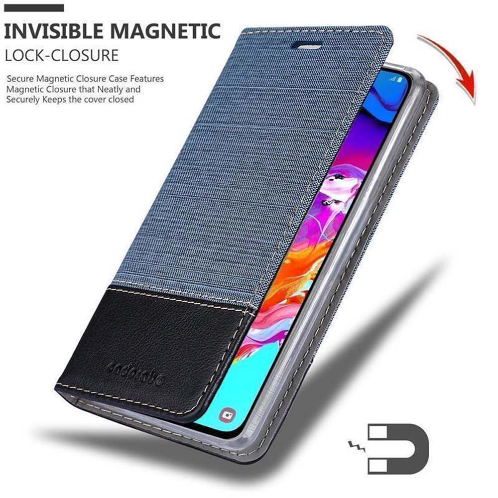 Eine Handyhülle wird geöffnet und gibt ein Telefon frei. Die Hülle hat einen Magnetverschluss.