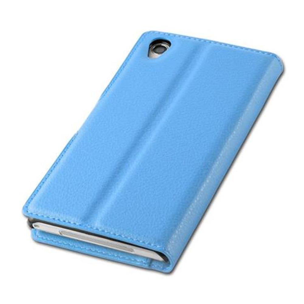 Hellblaue Handyhülle mit einem Telefon darin.