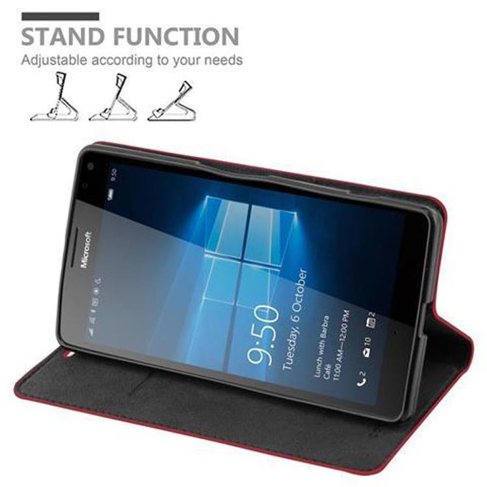 Funda de teléfono negra abierta, mostrando un teléfono. Muestra 9:50 en la pantalla.