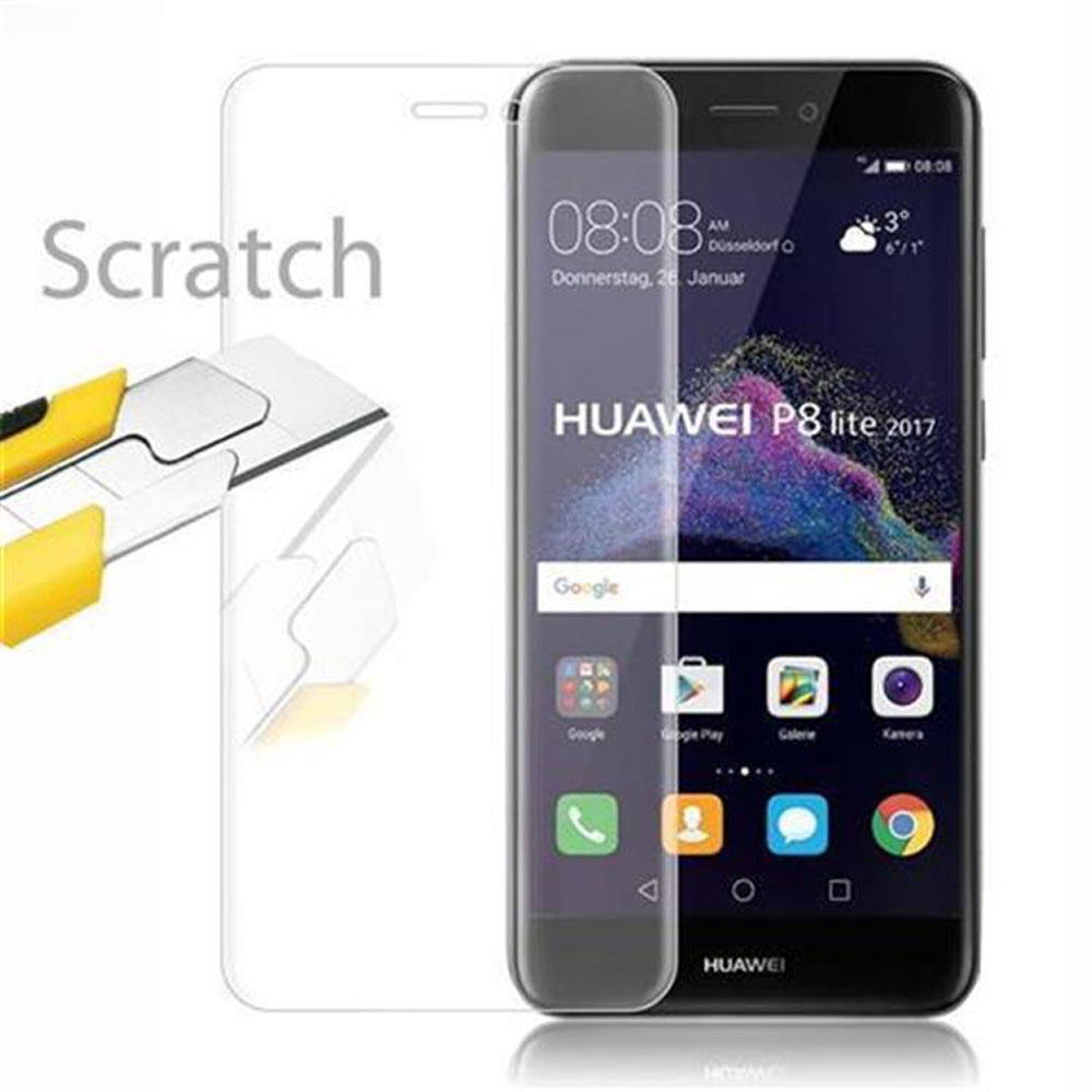 Teléfono Huawei P8 Lite 2017 con protector de pantalla. Un cuchillo amarillo junto al protector.