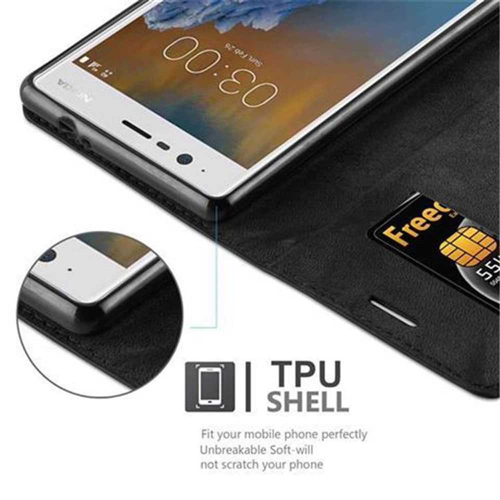 Ein schwarzes Telefon in einer schwarzen Hülle wird mit einer Karte gezeigt. Die Zeit 03:00 wird angezeigt.