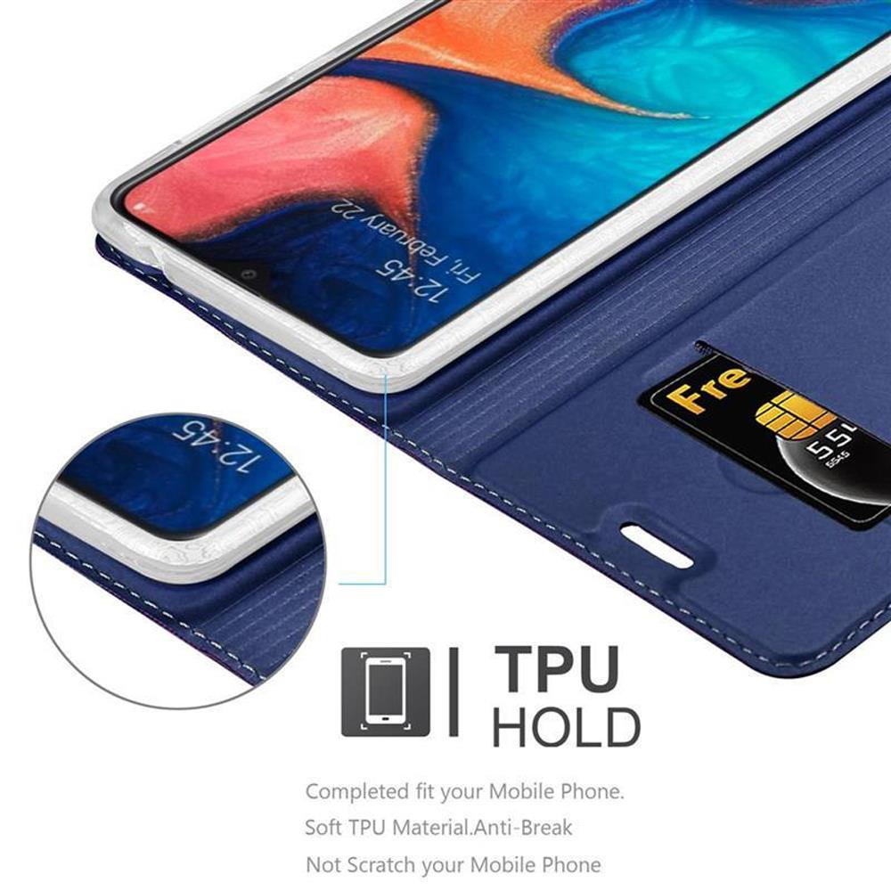Blaue Handyhülle mit Telefon darin. Eine Karte ist sichtbar. Text: TPU-Halterung. Perfekt für Ihr Handy.
