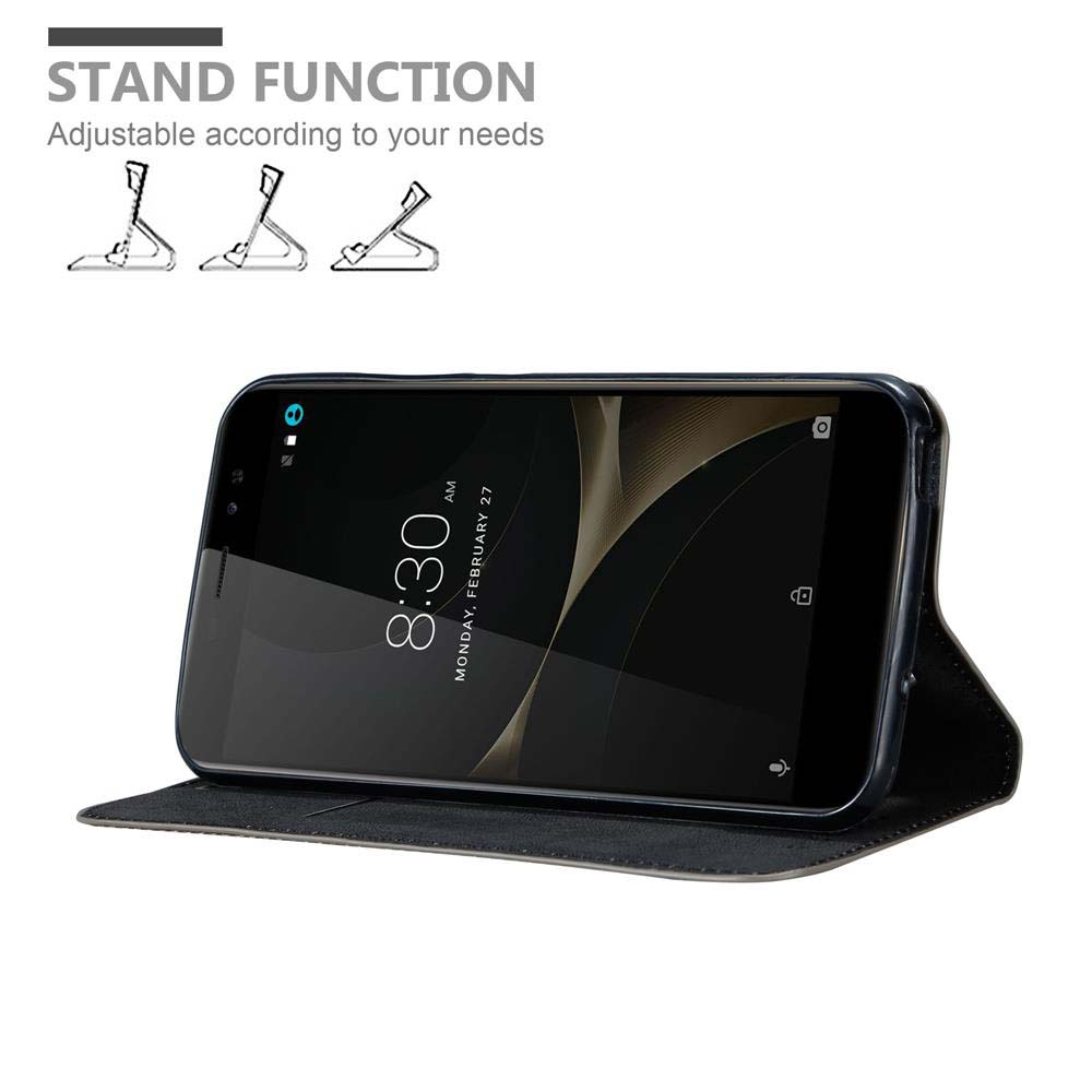 Telefon in geöffneter Hülle, Bildschirm sichtbar. Uhrzeit 8:30 Uhr, Montag, 27. Februar. Text: 'STAND FUNCTION'.