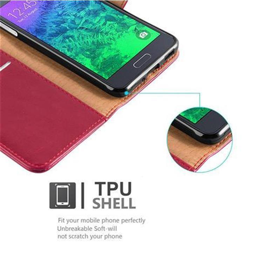 Smartphone in custodia rossa e marrone. Custodia aperta, mostra schermo con sfondo verde.