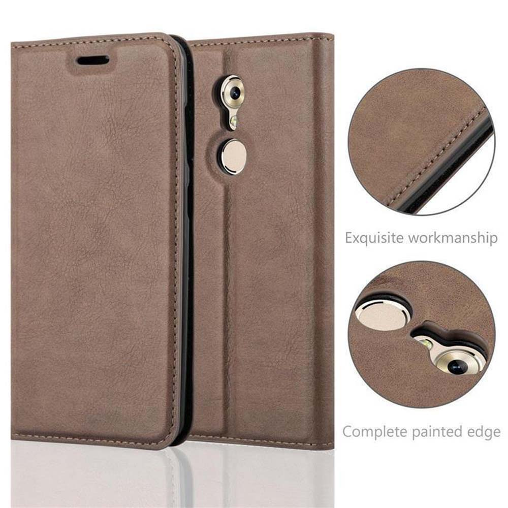 Braunes Leder-Handy-Case, offen. Merkmale: exquisite Verarbeitung und komplett lackierte Kante.
