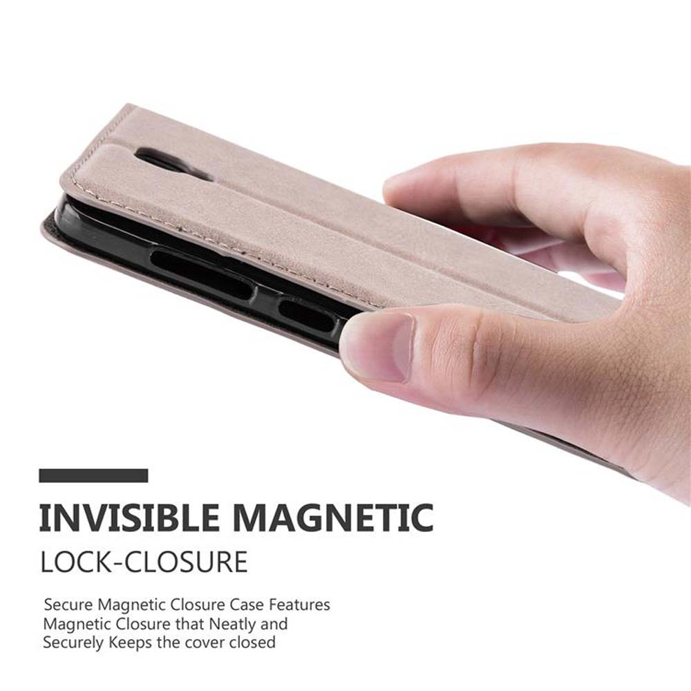 Una mano sosteniendo una funda de teléfono, con una descripción de cierre magnético.