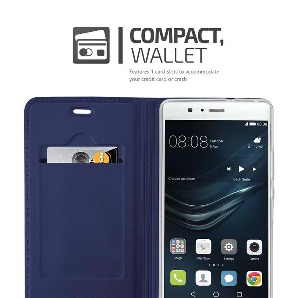Teléfono en funda cartera azul. Una tarjeta de crédito está en la ranura. El teléfono muestra 08:08.