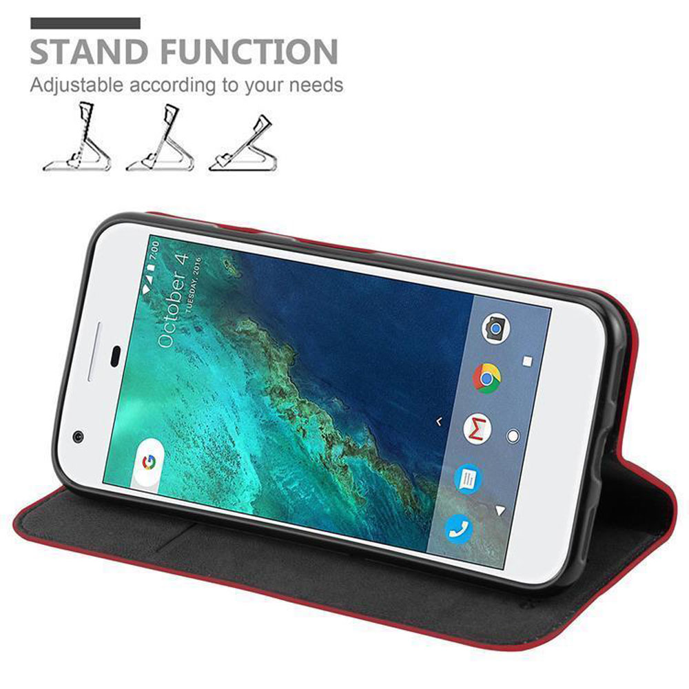 Telefono in una custodia con supporto con interno rosso. Il telefono mostra l'ora e le icone. Testo: Funzione stand.