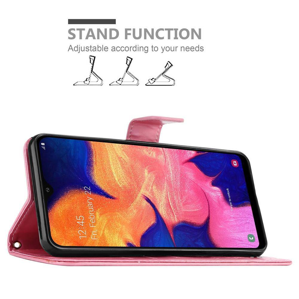Ein Telefon wird von einer rosa Brieftaschenhülle hochgehalten.