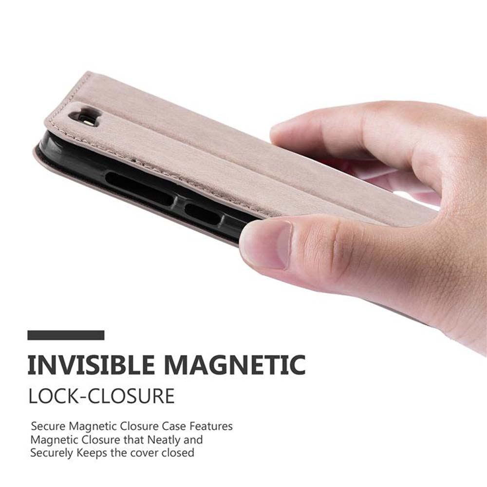 Mano che tiene una custodia beige chiusa. Testo: 'Chiusura magnetica invisibile'.