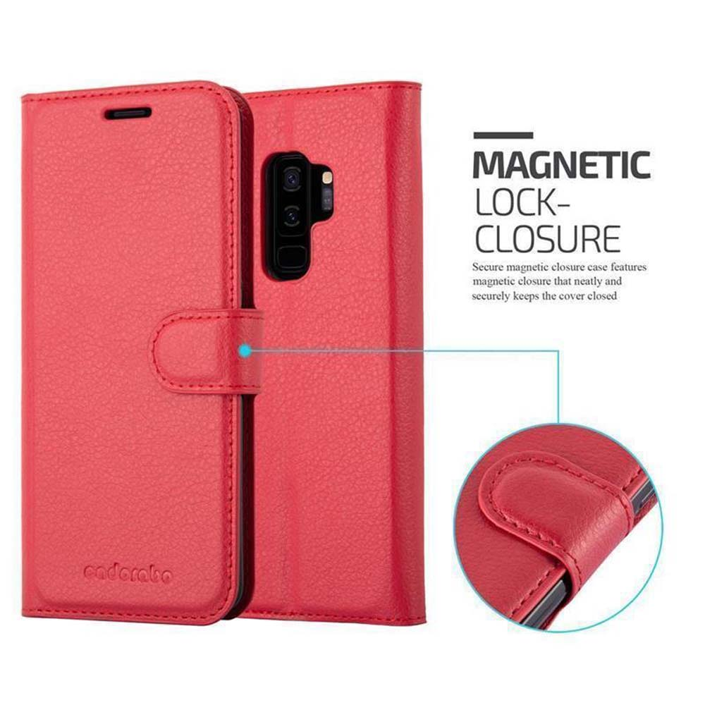Eine rote Handyhülle mit Telefon, die die magnetische Verschlussfunktion zeigt.