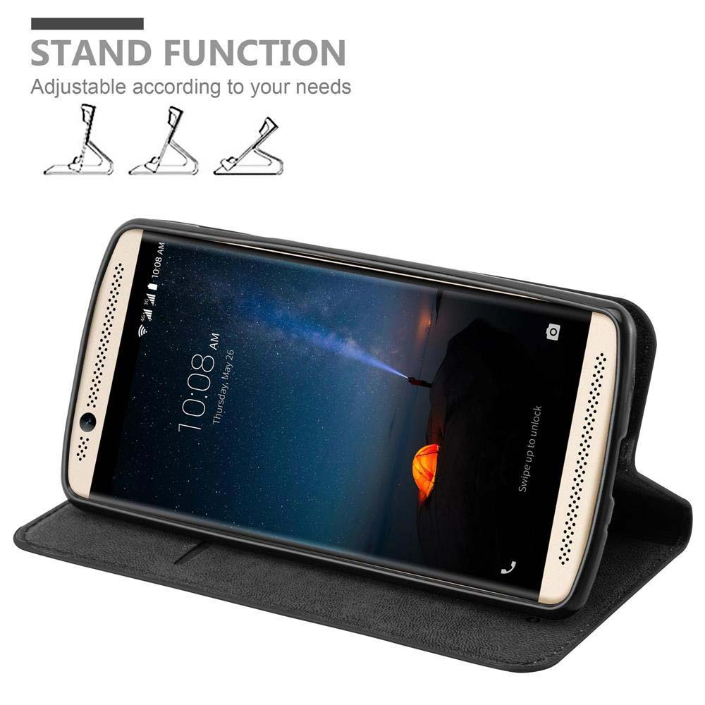 Telefon in einer schwarzen Hülle, offen. Die Uhrzeit ist 10:08 Uhr. Der Bildschirm zeigt eine Landschaft mit orangem Schein.