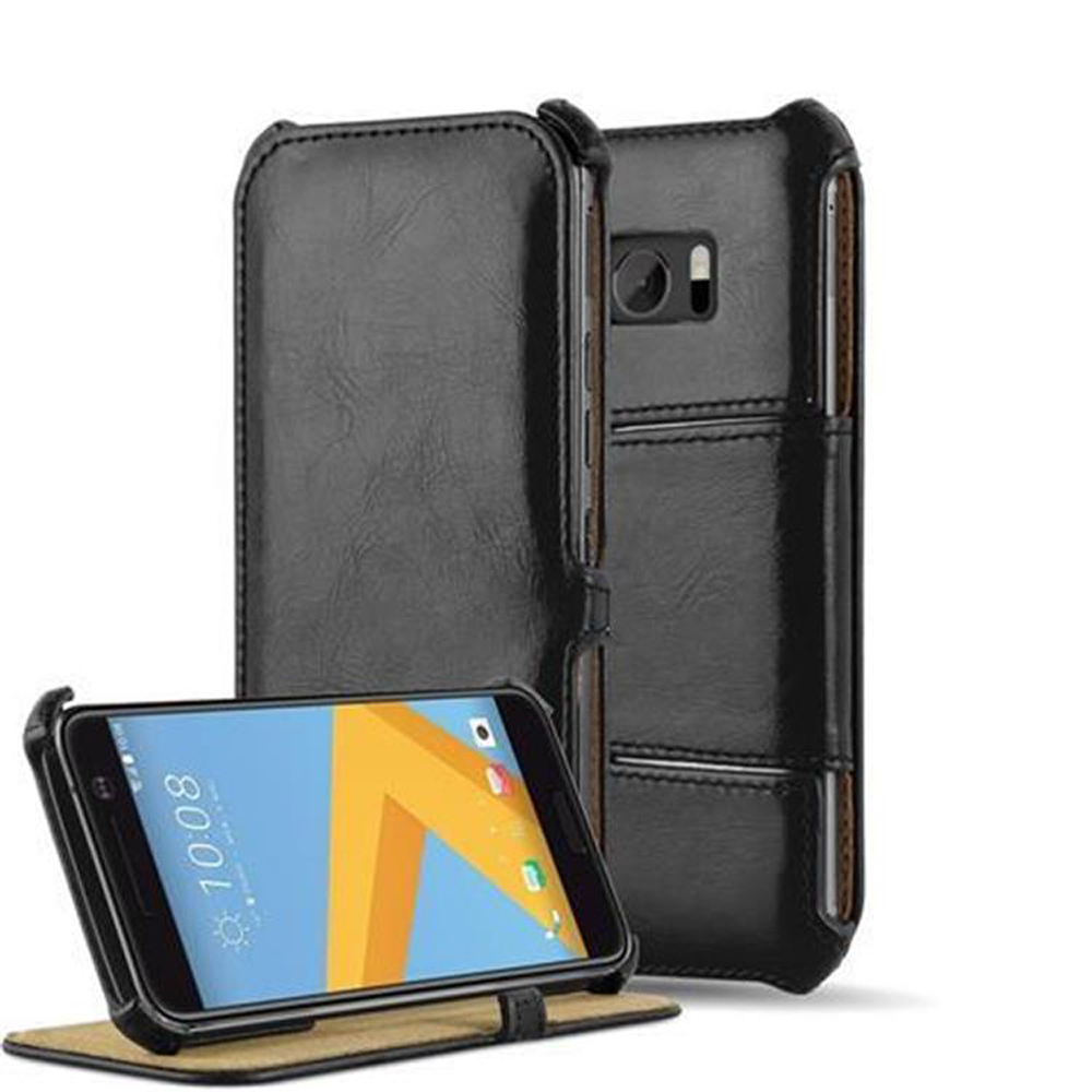 Telefono nero in una custodia nera su una superficie bianca. Mostra lo schermo del telefono che visualizza l'ora. Custodia aperta.