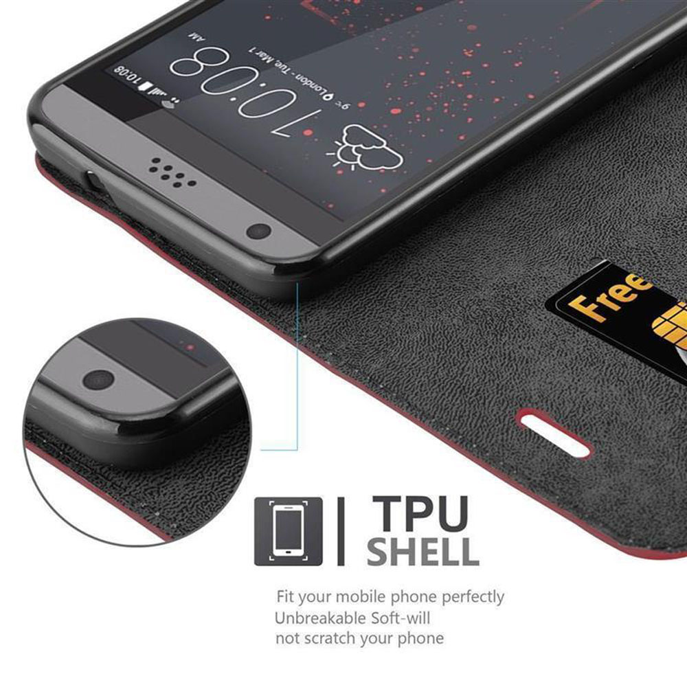 Teléfono en funda negra con tarjeta de crédito en la ranura. Primer plano.