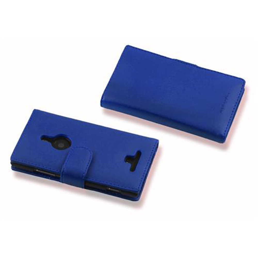Deux étuis de téléphone bleus. Un ouvert, un fermé. Fond blanc.