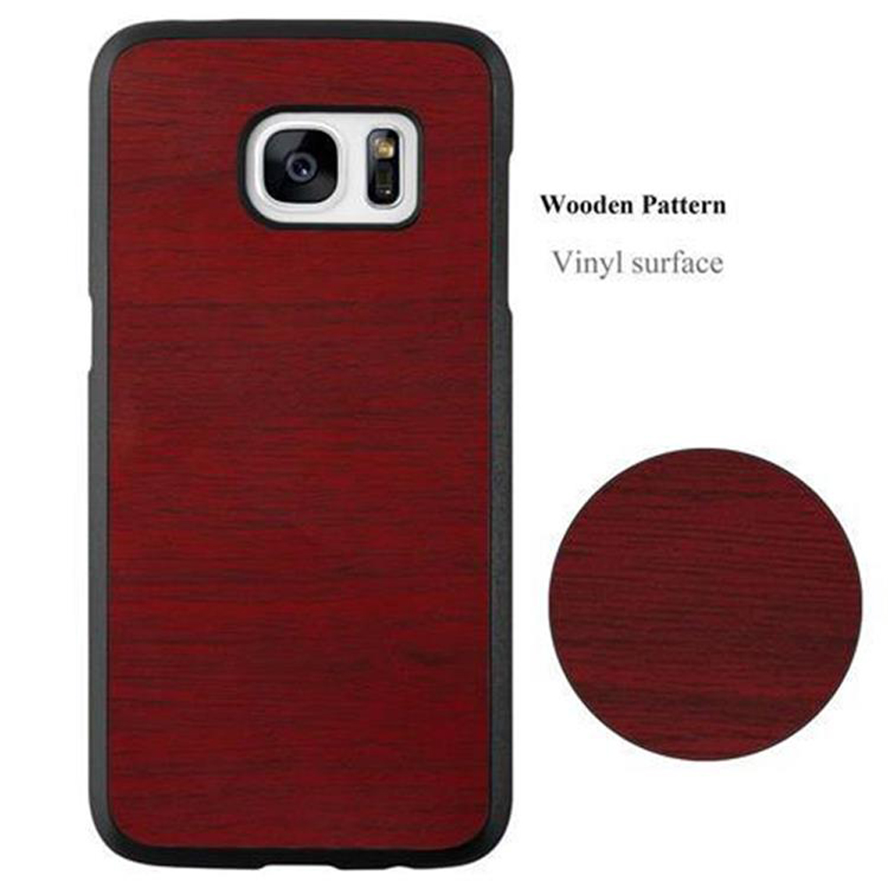 Custodia rossa per telefono con motivo a legno. Un cerchio con lo stesso motivo è accanto alla custodia.