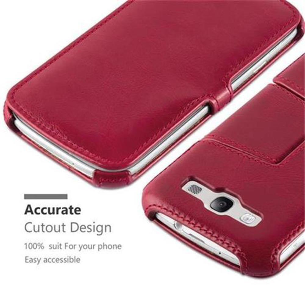 Una custodia per telefono rossa con un telefono all'interno. Il testo è 'Accurate Cutout Design'. Il telefono ha un bordo argentato.