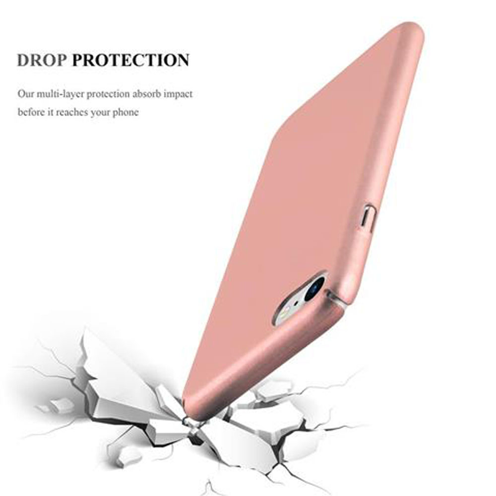 Custodia per telefono rosa su sfondo bianco, il telefono cade e rompe la superficie.
