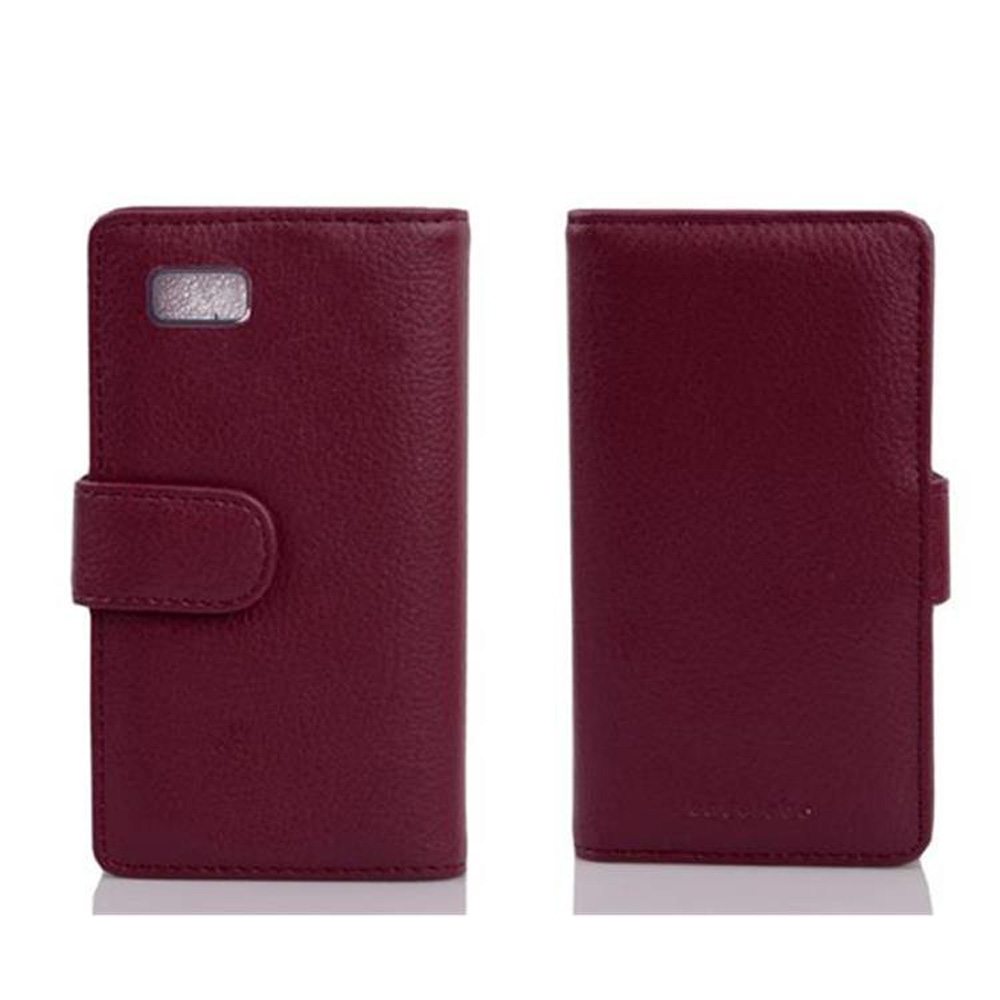 Rote Handyhülle, geschlossen. Die Hülle hat eine Klappe und einen Knopf. Aus Leder.