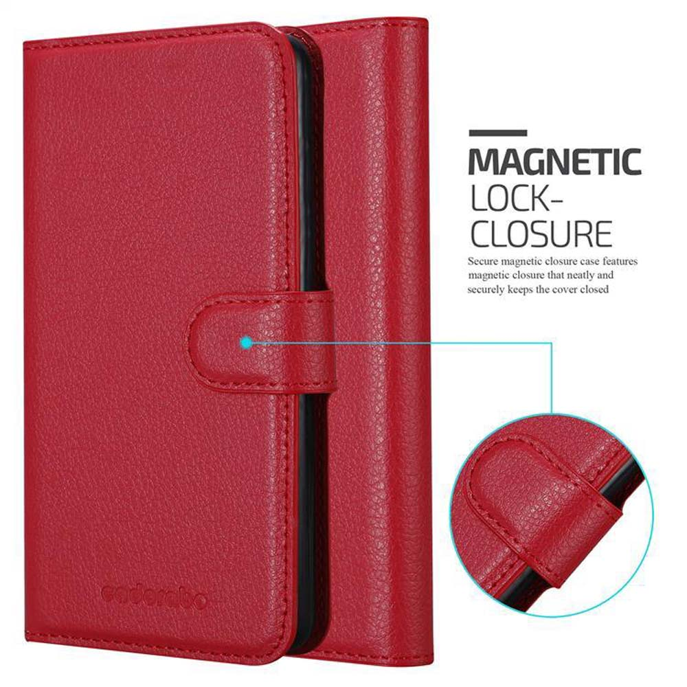 Custodia per telefono in pelle rossa con chiusura magnetica, chiusa. La custodia è su sfondo bianco.