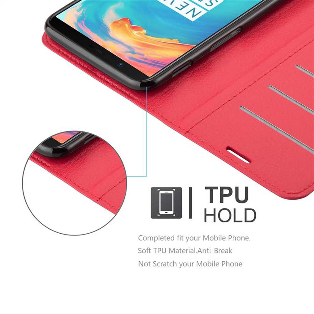 Rote Handyhülle, geöffnet, mit Telefon darin. Details der Hülle, mit TPU HOLD-Etikett.