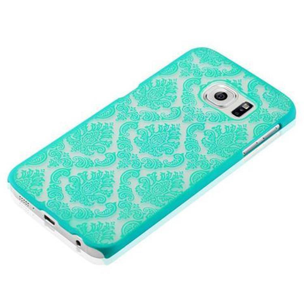 Eine Handyhülle mit floralem Design. Die Hülle ist blaugrün und hat einen weißen Hintergrund. Die Hülle bedeckt das Telefon.