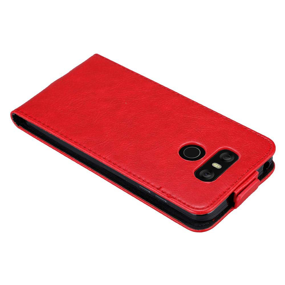 Custodia per telefono rossa, aperta. Mostra la fotocamera del telefono e l'interno della custodia.