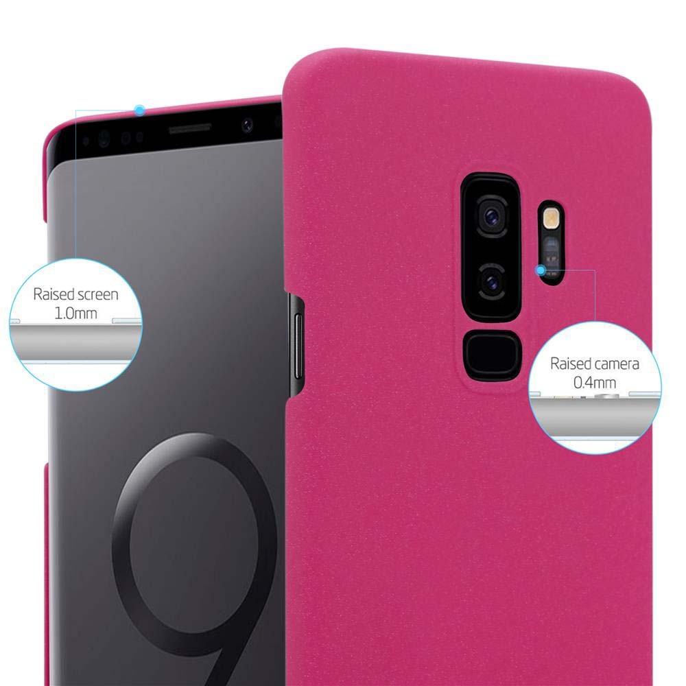 Una custodia rosa attorno a un telefono, con etichette di testo che indicano le aree rialzate attorno allo schermo e alla fotocamera.