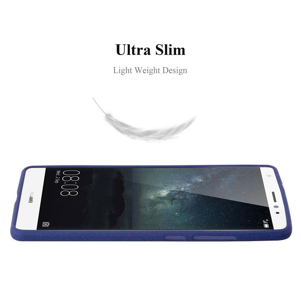 Smartphone in einer blauen Hülle. Das Telefon liegt auf weißem Untergrund, darüber eine Feder.
