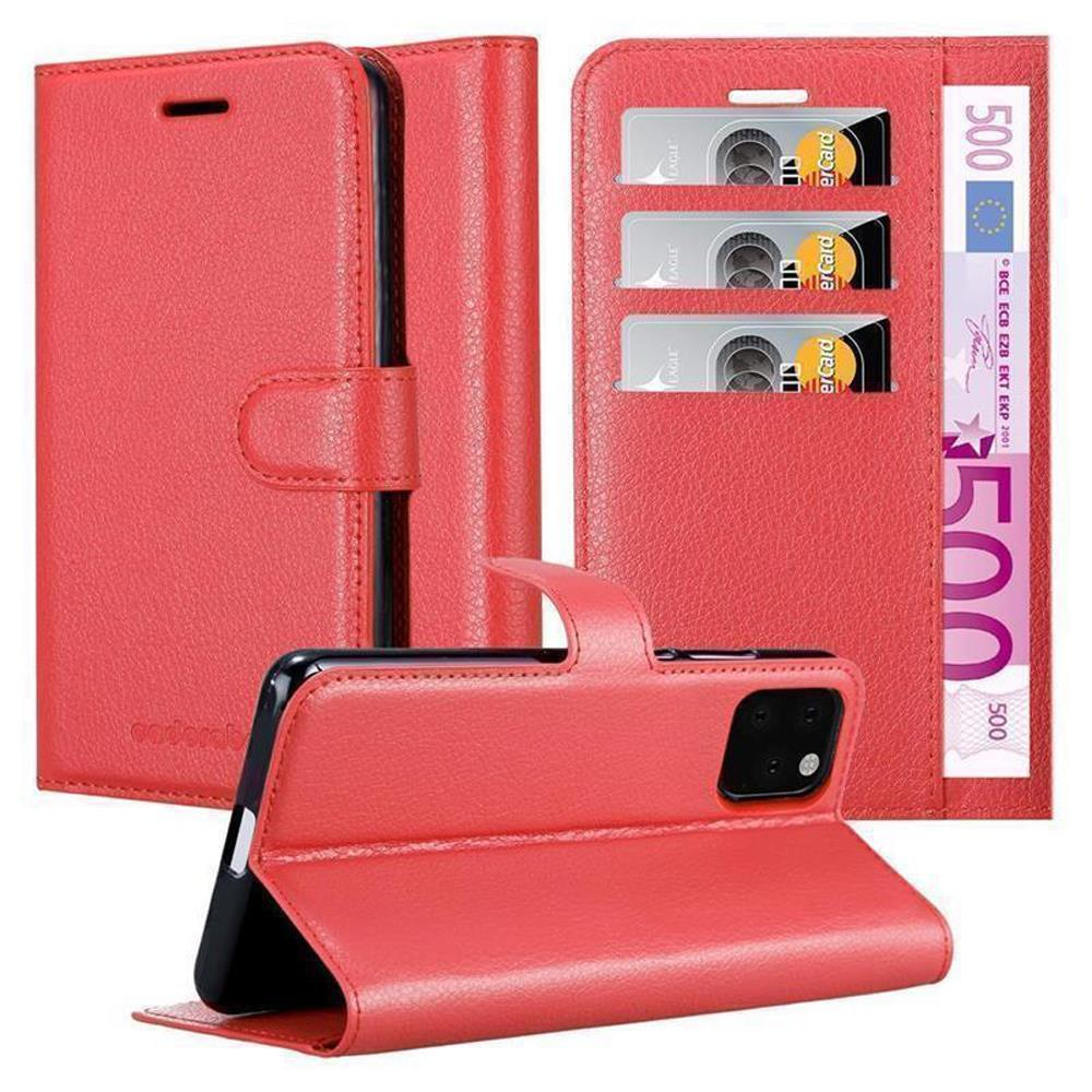 Custodia per telefono in pelle rossa aperta, che mostra telefono, carte di credito e denaro. Angolazioni multiple della custodia.
