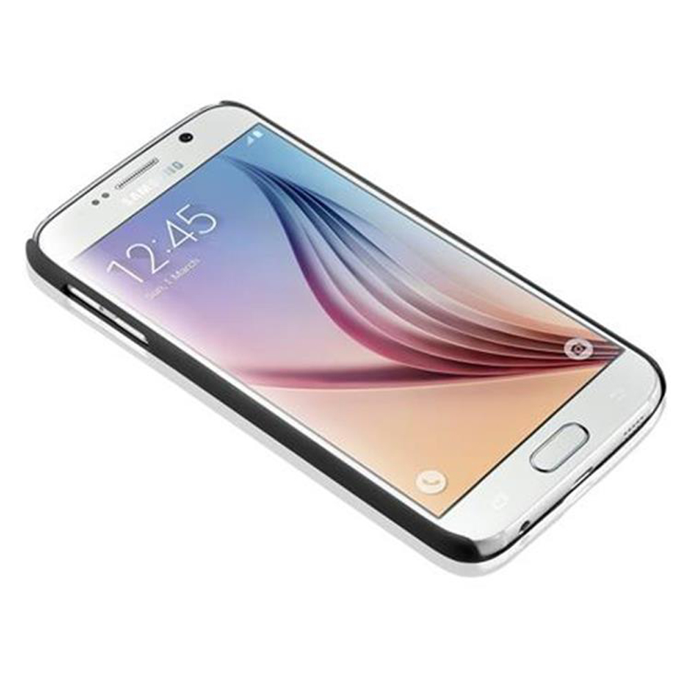 Telefono bianco in una custodia con bordi neri, mostra l'ora 12:45.