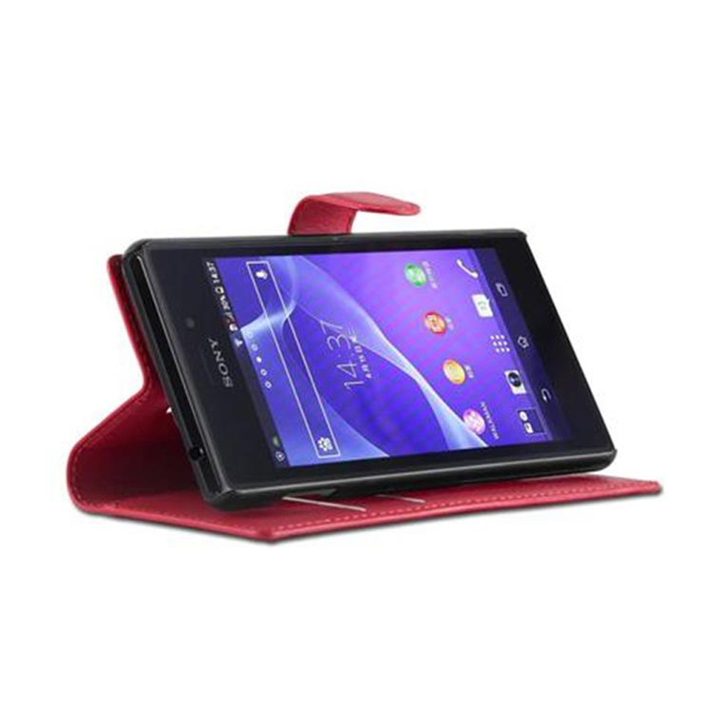 Teléfono en funda roja, abierto para revelar la pantalla. La pantalla del teléfono muestra la hora, la fecha y la pantalla de inicio.