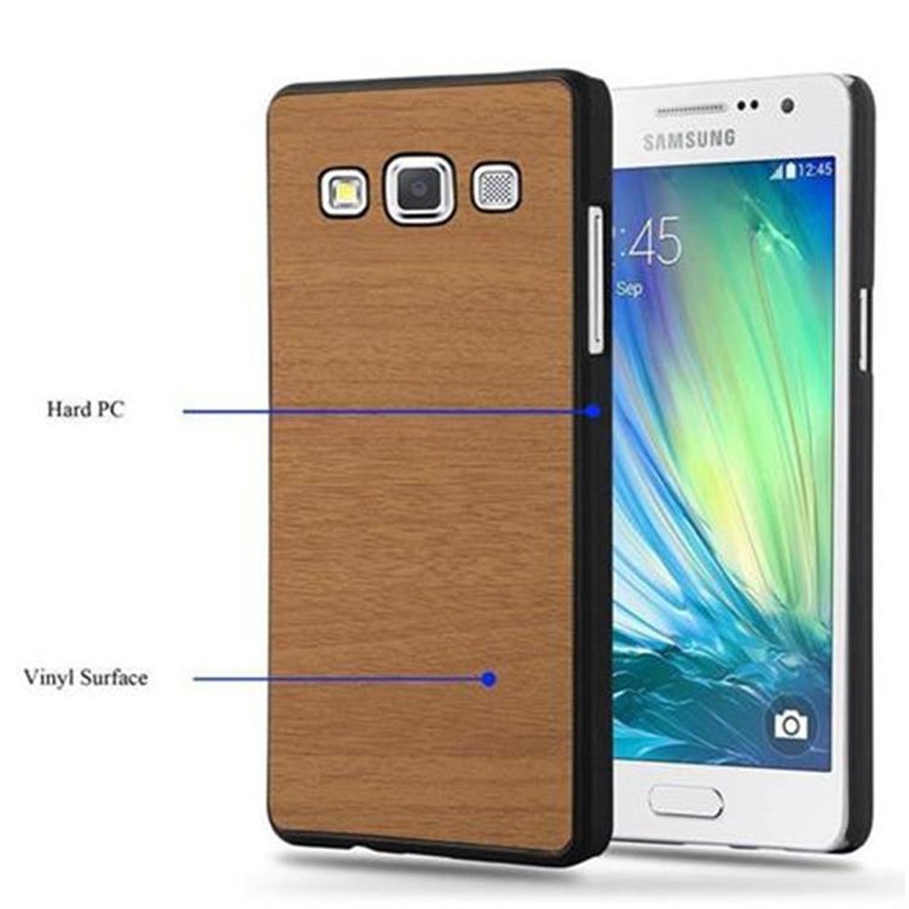 Teléfono en una funda estilo madera marrón. Características de PC duro y superficie vinílica.